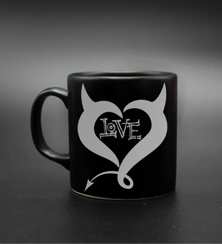 Van Sevgililer Gününe Özel Gold & Gümüş Kalpli Love Baskılı Siyah Kupa (Model 1) Siparişi